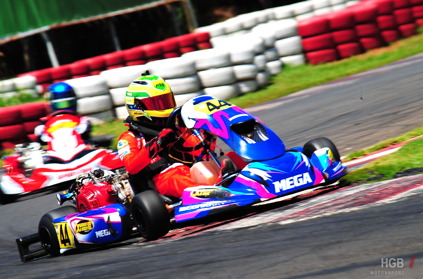 Henrique Bezerra em ação, kart 44 sobre a zebra